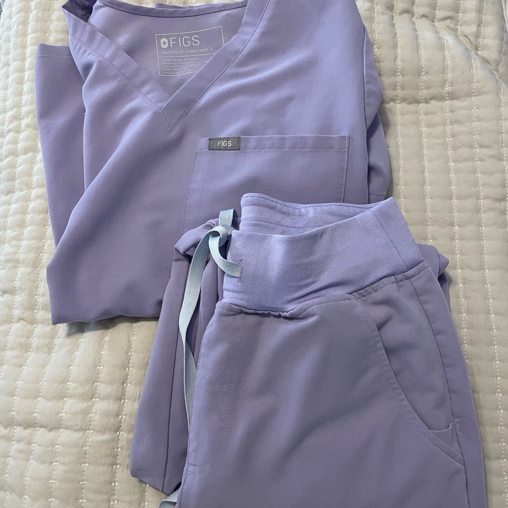 Figs Lavender dew Scrub Set size XS joggers S top